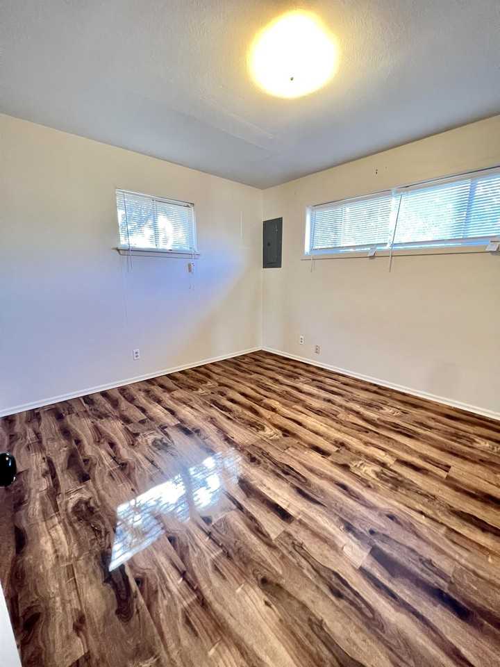 2400 Buchanan St - Photo 2 of 16