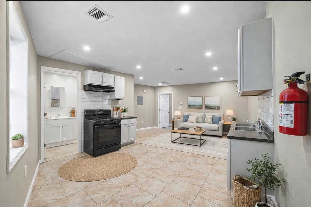 46 Jefferson St ##2 - Photo 3 of 16