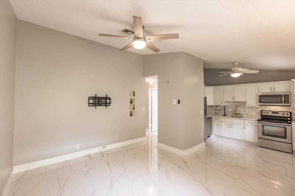 1786 Sw 22nd St ##2 - Photo 2 of 14