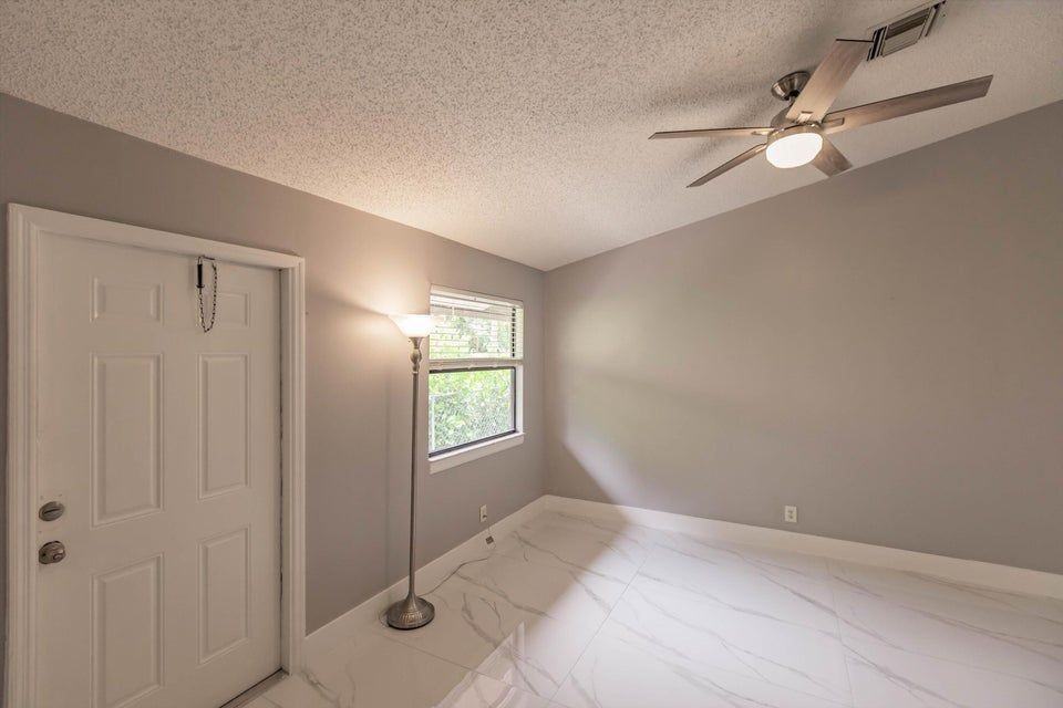 1786 Sw 22nd St ##2 - Photo 4 of 14