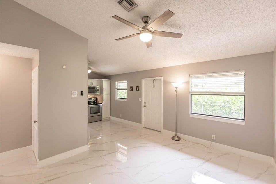 1786 Sw 22nd St ##2 - Photo 6 of 14