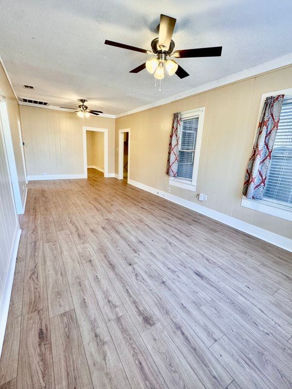 1722 W French Pl - Photo 2 of 20