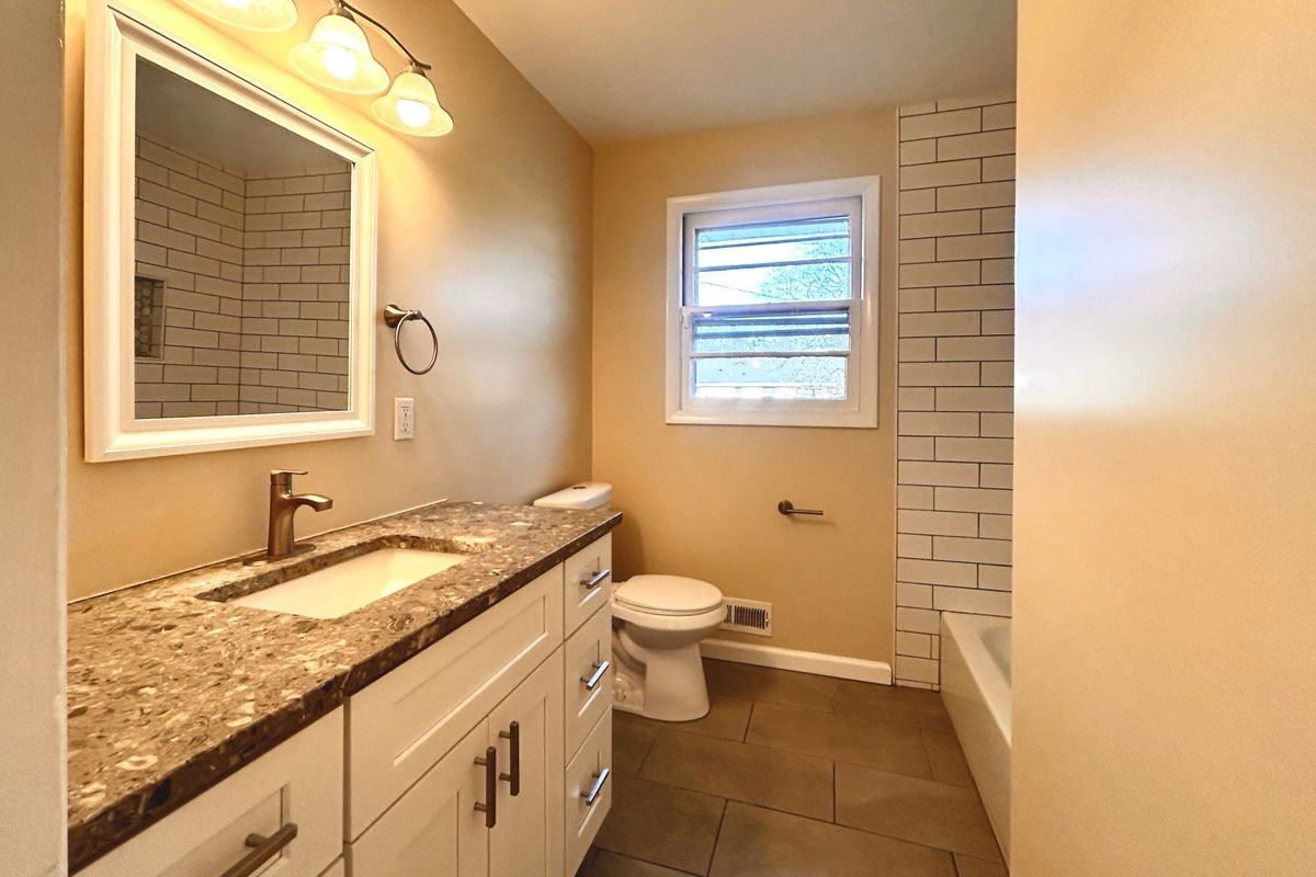 13 Carpathia St - Photo 3 of 3