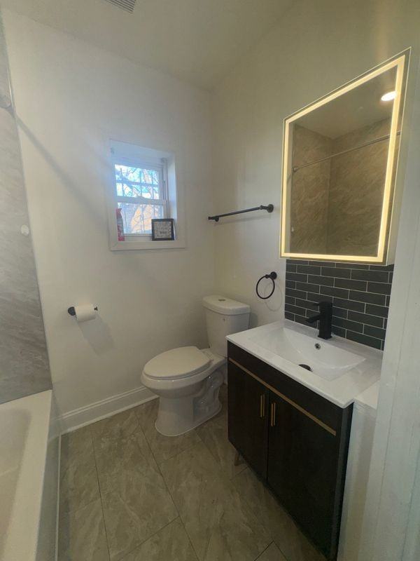 130 Franklin St - Photo 7 of 16