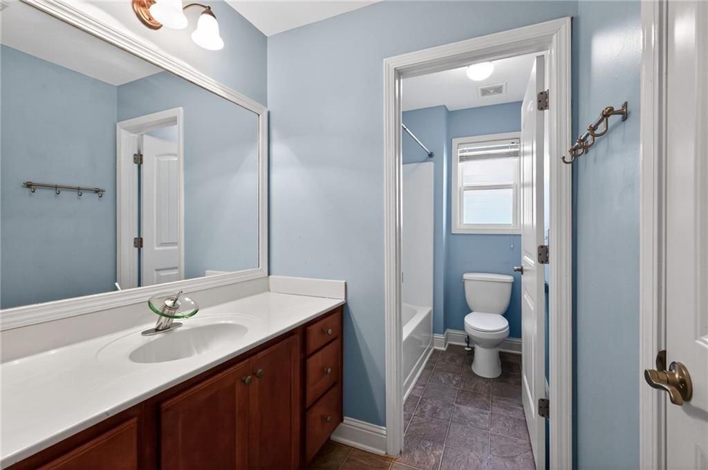 4102 Creekrun Cir - Photo 3 of 17