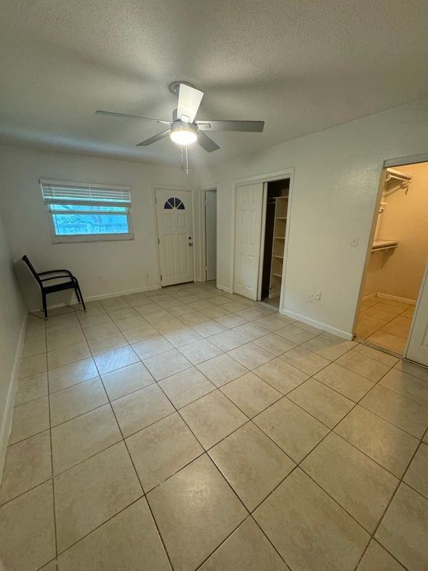 2220 Sw 46th Ct ##2 - Photo 3 of 8