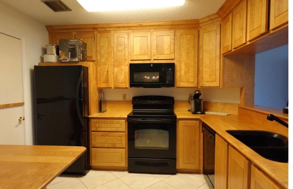 2274 Discovery Cir W - Photo 2 of 6