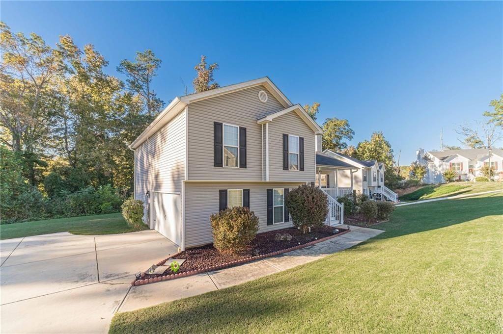 583 Embassy Walk - Photo 5 of 42