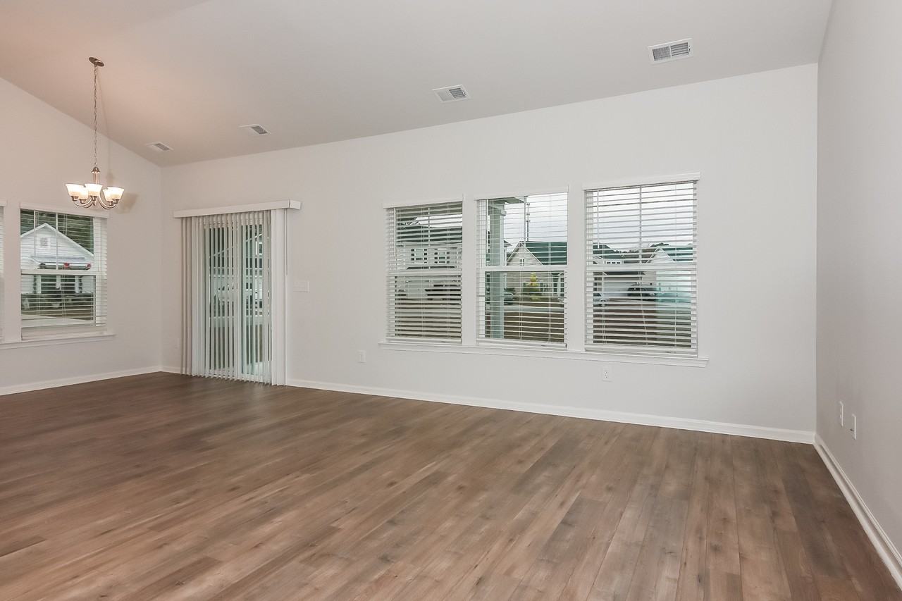 476 Craigflower Ct - Photo 3 of 17