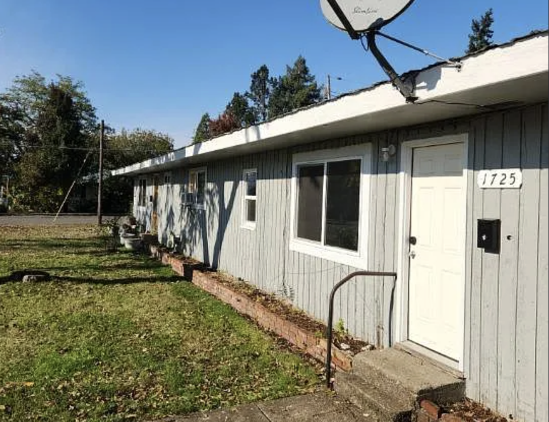 1725 Hines St Se - Photo 3 of 14