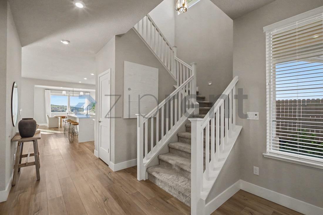 1579 Seneca Cir - Photo 5 of 50