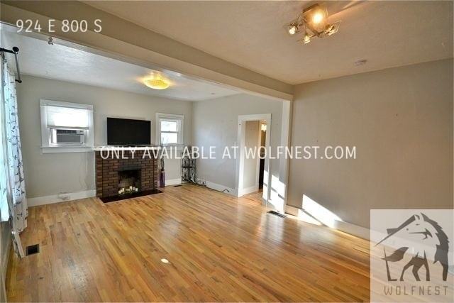 924 E 800 S - Photo 3 of 18