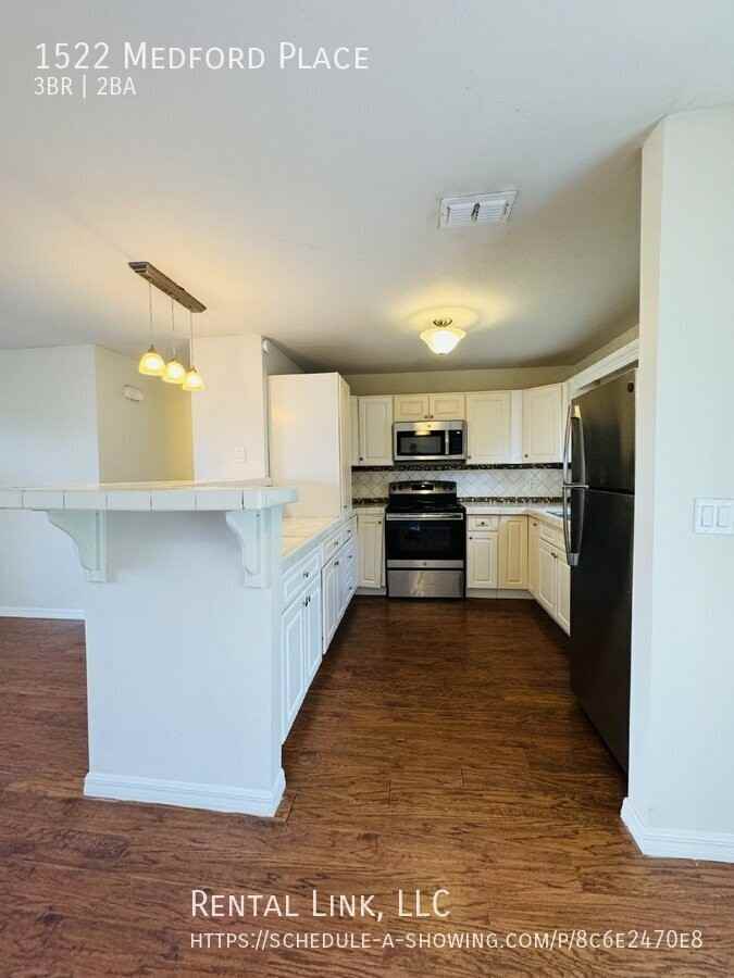 1522 Medford Pl - Photo 7 of 32