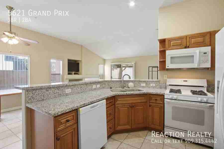 5621 Grand Prix Ct - Photo 4 of 10