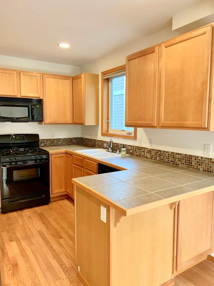 12043 33rd Ave Ne #C - Photo 6 of 17