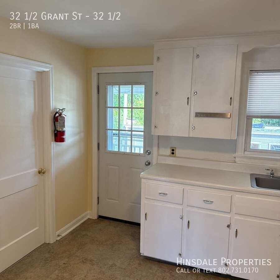 32 1/2 Grant St #32-1-2 - Photo 6 of 23