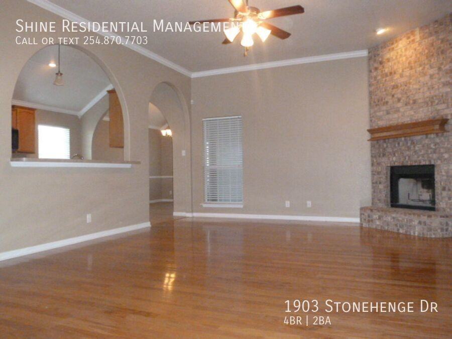 1903 Stonehenge Dr - Photo 3 of 13