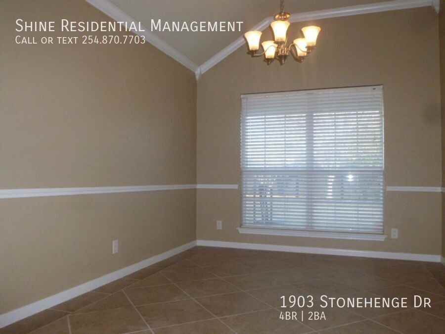 1903 Stonehenge Dr - Photo 4 of 13