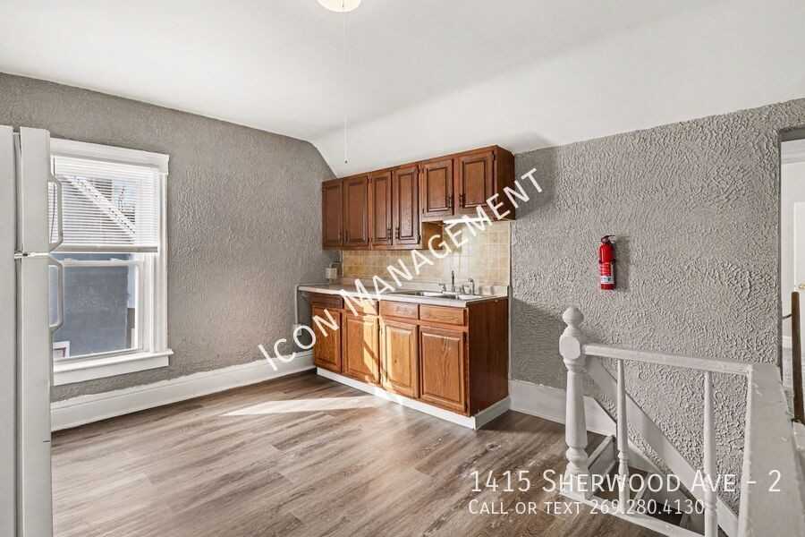 1415 Sherwood Ave #2 - Photo 3 of 17