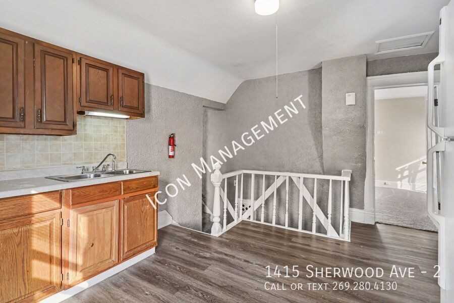 1415 Sherwood Ave #2 - Photo 4 of 17