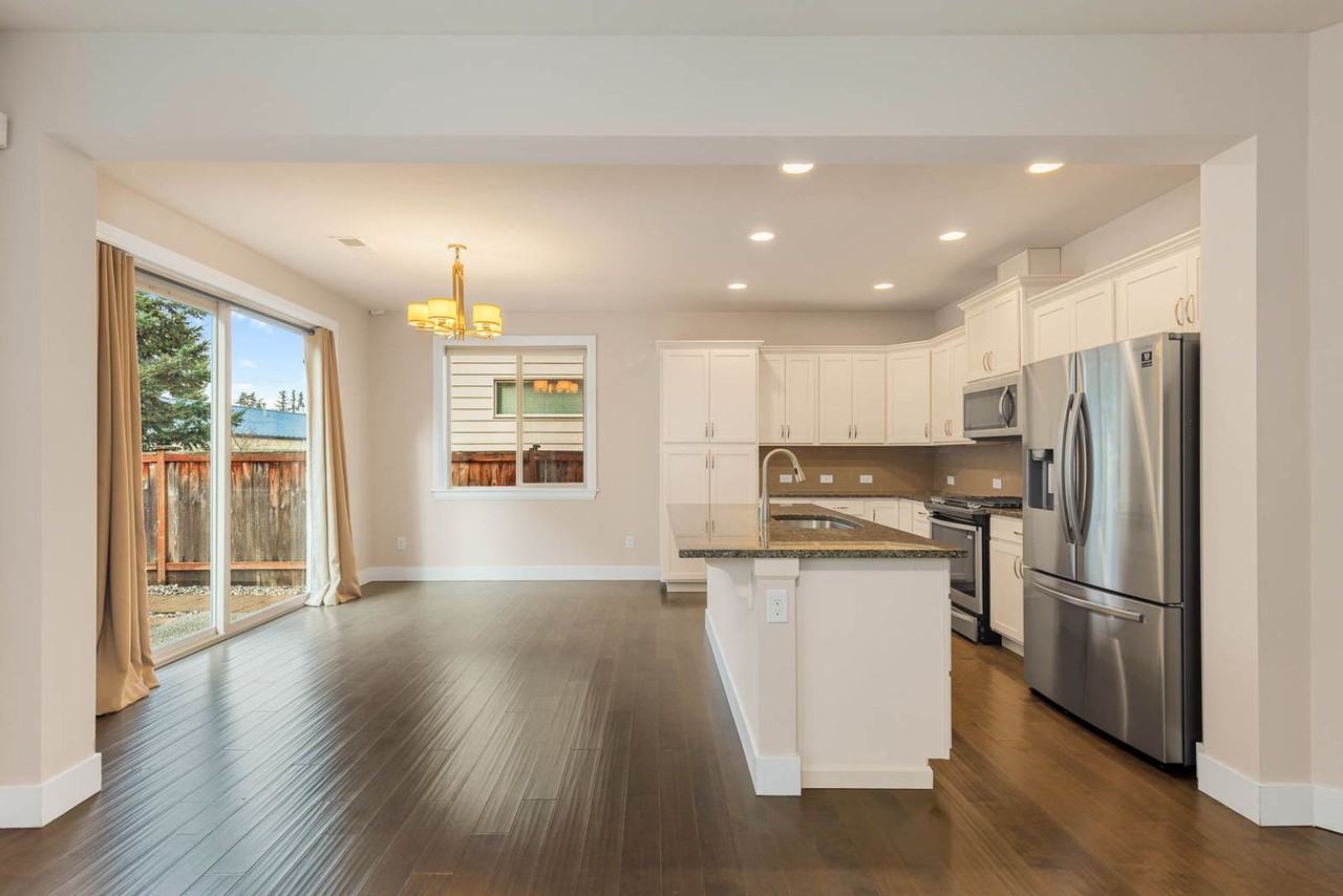 13310 23rd Ave Se - Photo 4 of 19