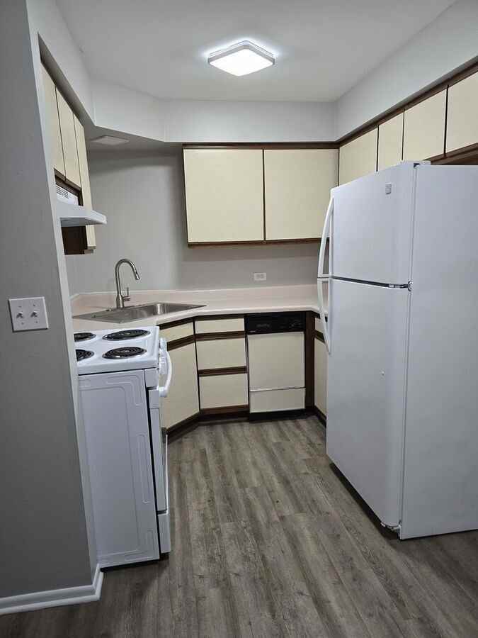 607 S Main St #607-206 - Photo 2 of 11