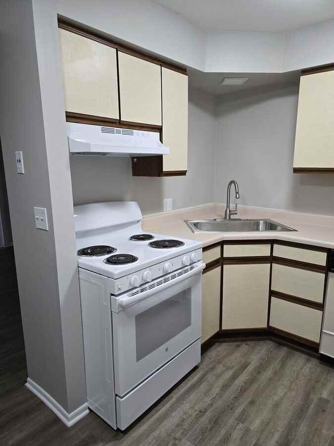 607 S Main St #607-206 - Photo 3 of 11