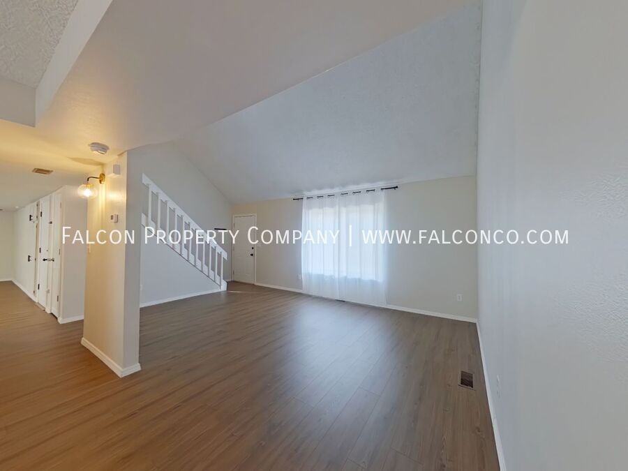 8010 Essington Dr - Photo 3 of 16