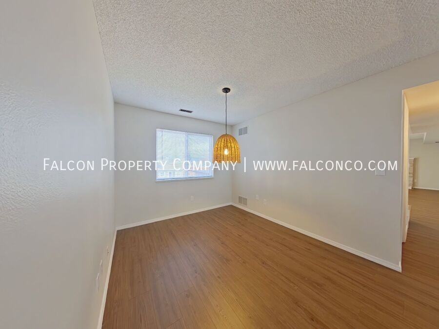 8010 Essington Dr - Photo 4 of 16