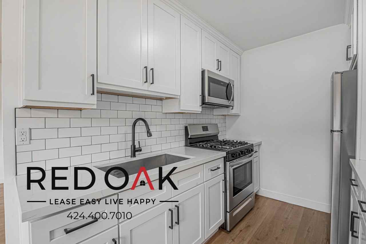 340 W 87th St #5 - Photo 3 of 16