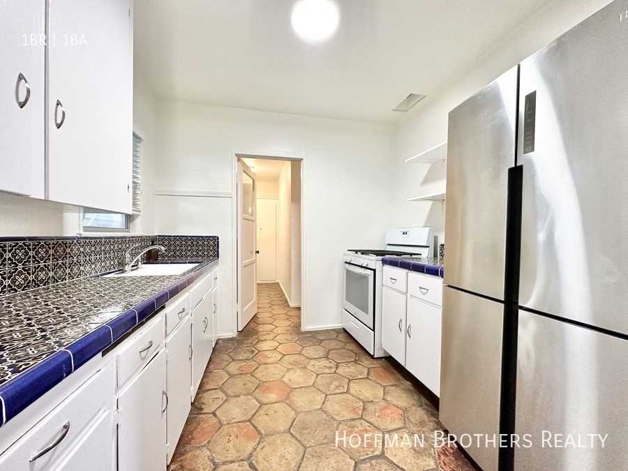 2605 14th St #A - Photo 2 of 19