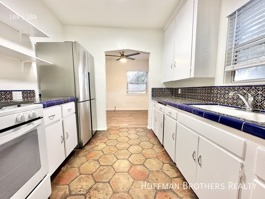 2605 14th St #A - Photo 3 of 19