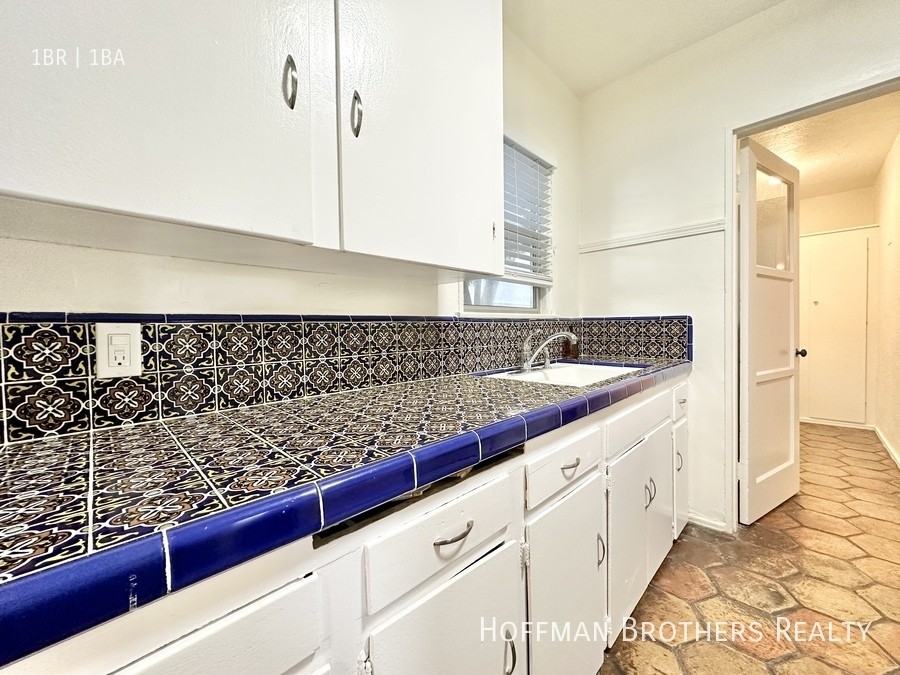 2605 14th St #A - Photo 4 of 19