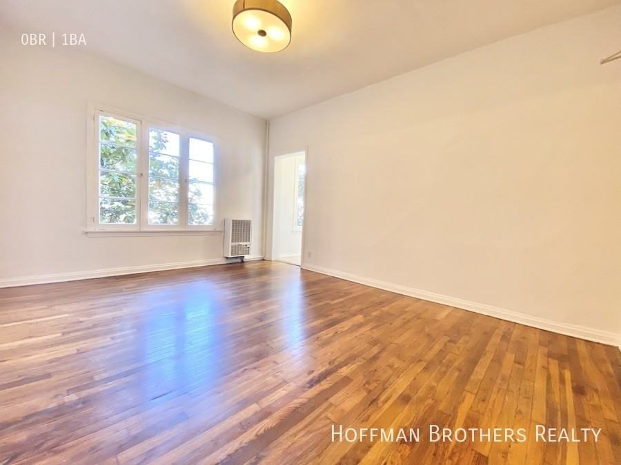 834 Sanborn Ave #101 - Photo 2 of 9