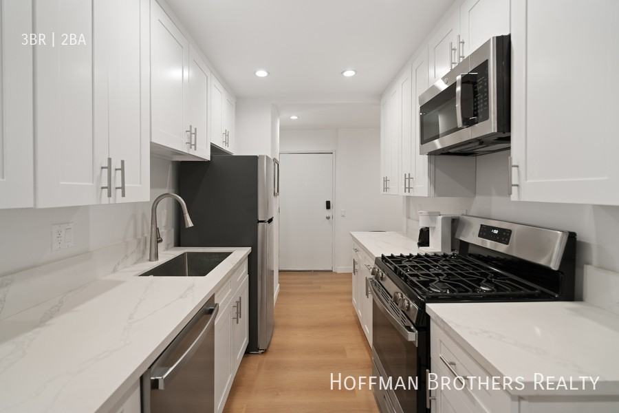 7441 Hazeltine Ave #201 - Photo 2 of 24