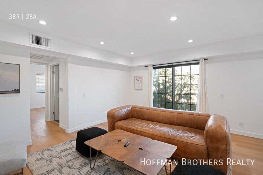 7441 Hazeltine Ave #201 - Photo 7 of 24