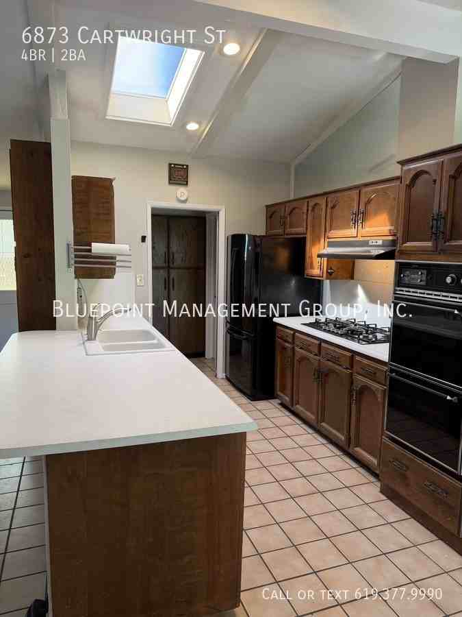 6873 Cartwright St - Photo 7 of 19