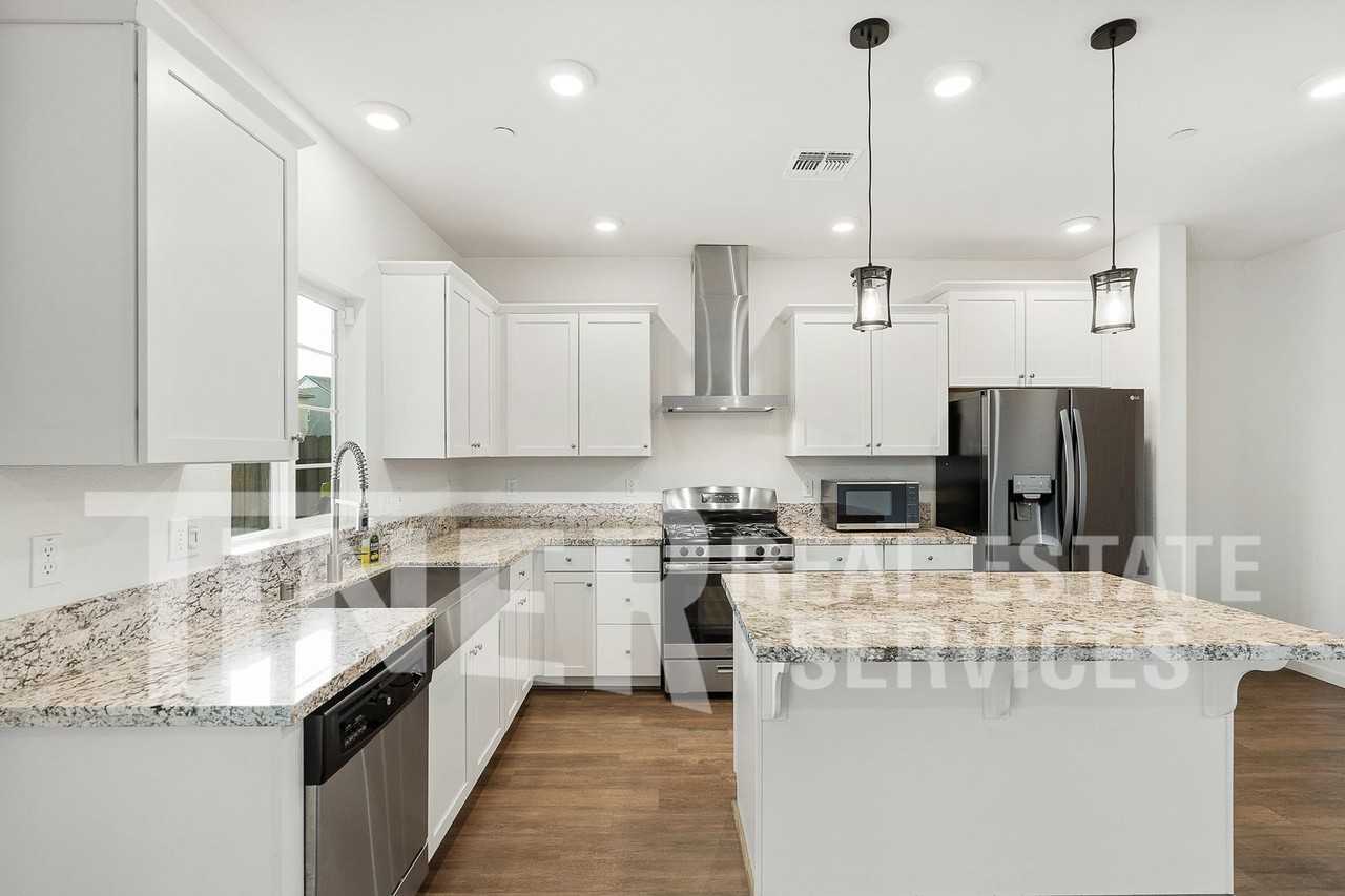 7049 Star Trail Way - Photo 3 of 29