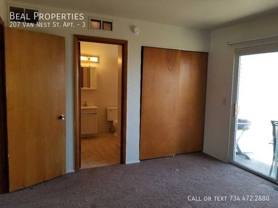 207 Van Nest St #3 - Photo 5 of 8