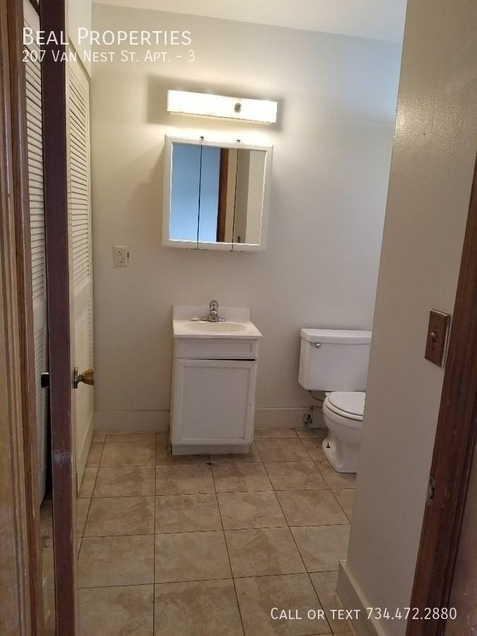 207 Van Nest St #3 - Photo 6 of 8