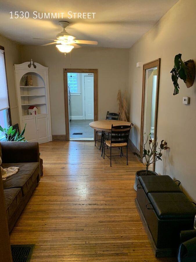 1530 Summit St - Photo 4 of 24