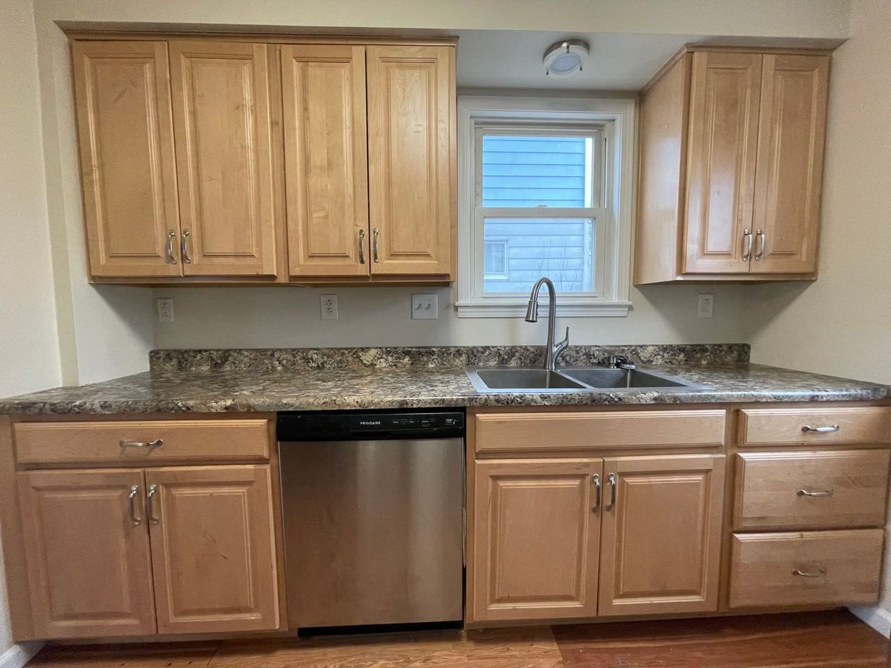 52 Gould Ave - Photo 6 of 21