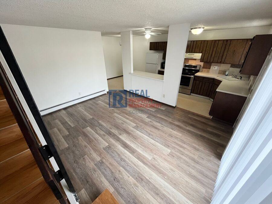 1704 E 17th St - Photo 2 of 9