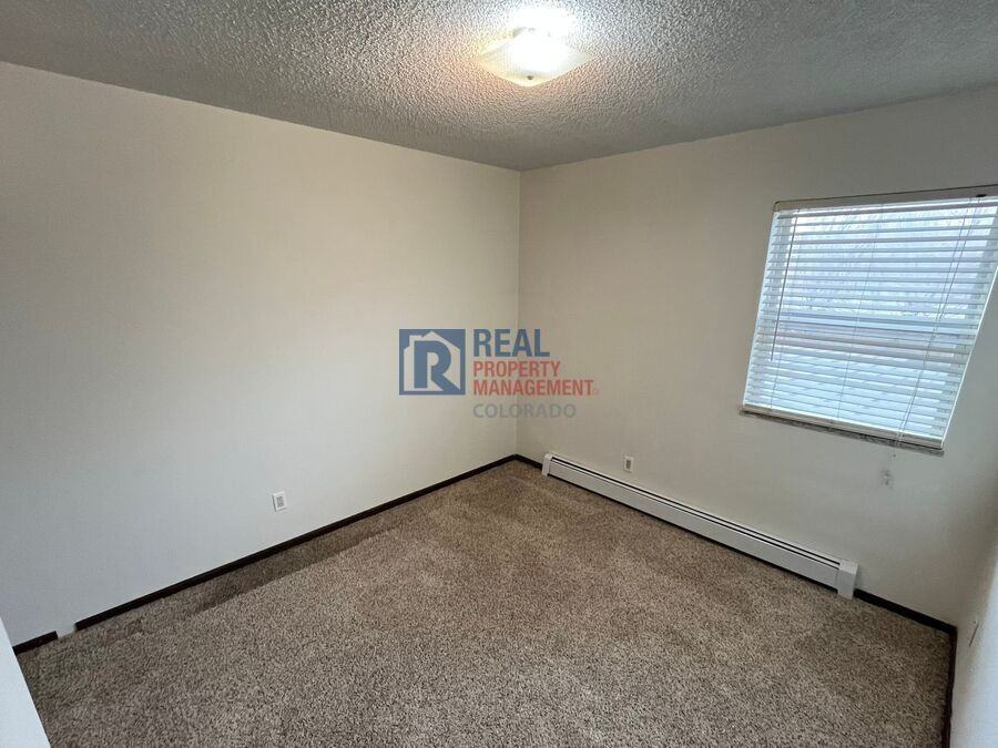 1704 E 17th St - Photo 5 of 9