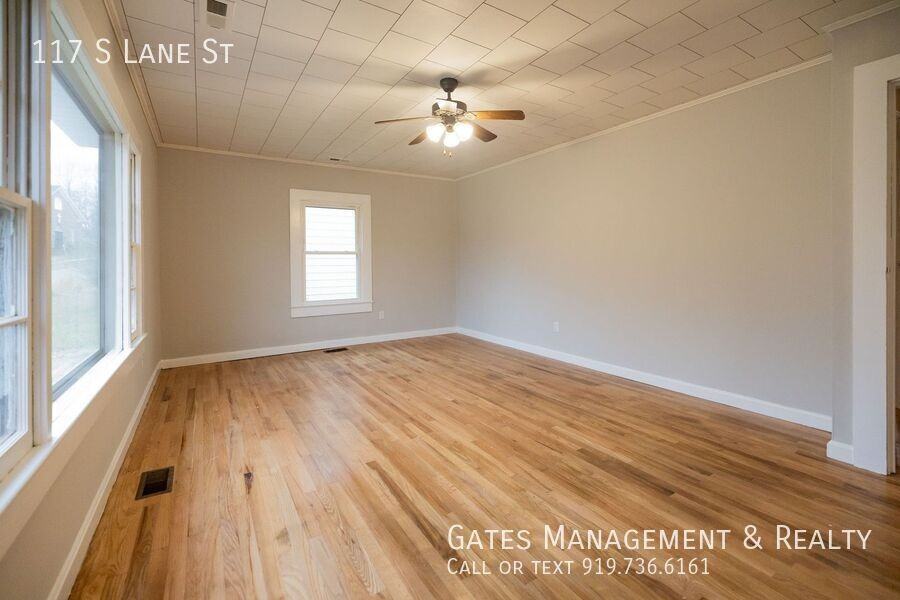 117 S Lane St - Photo 3 of 25