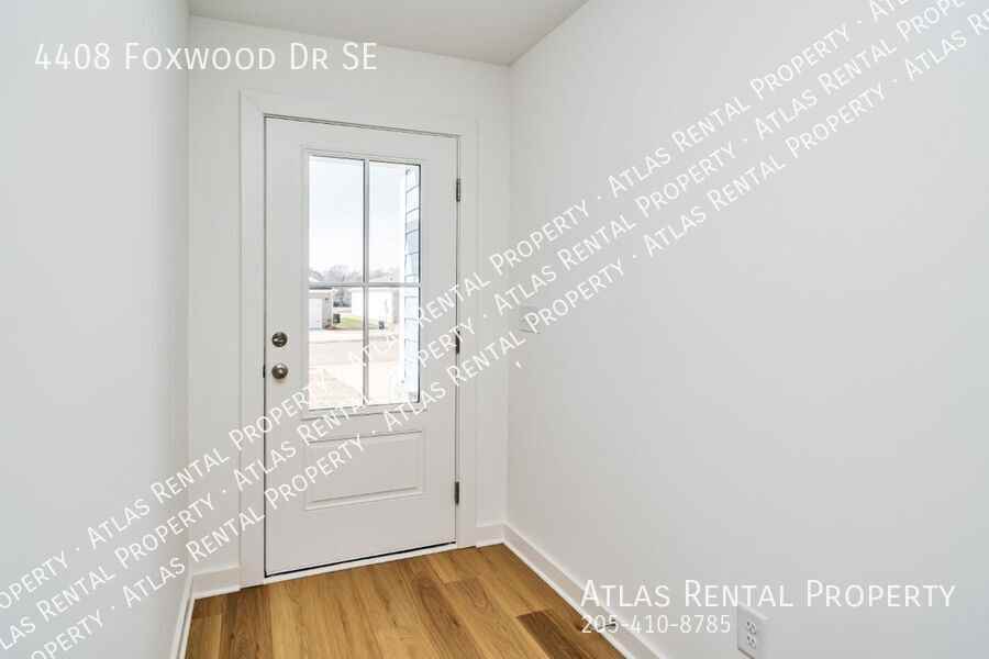 4408 Foxwood Dr Se - Photo 4 of 21