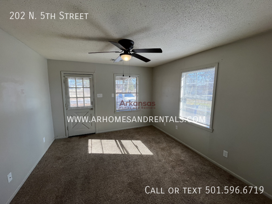 202 N 5th St - Photo 5 of 11