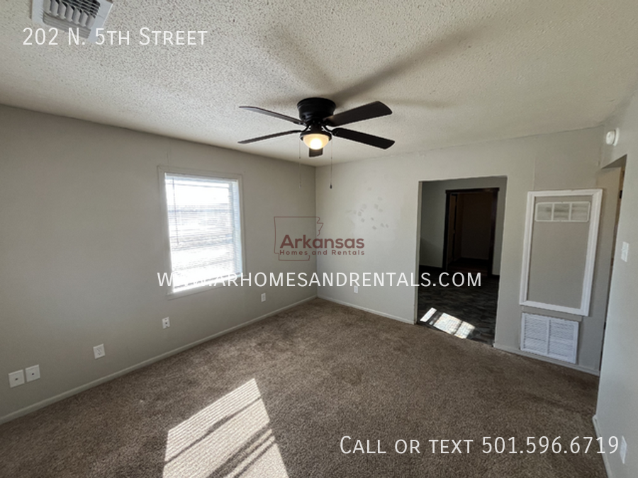 202 N 5th St - Photo 6 of 11