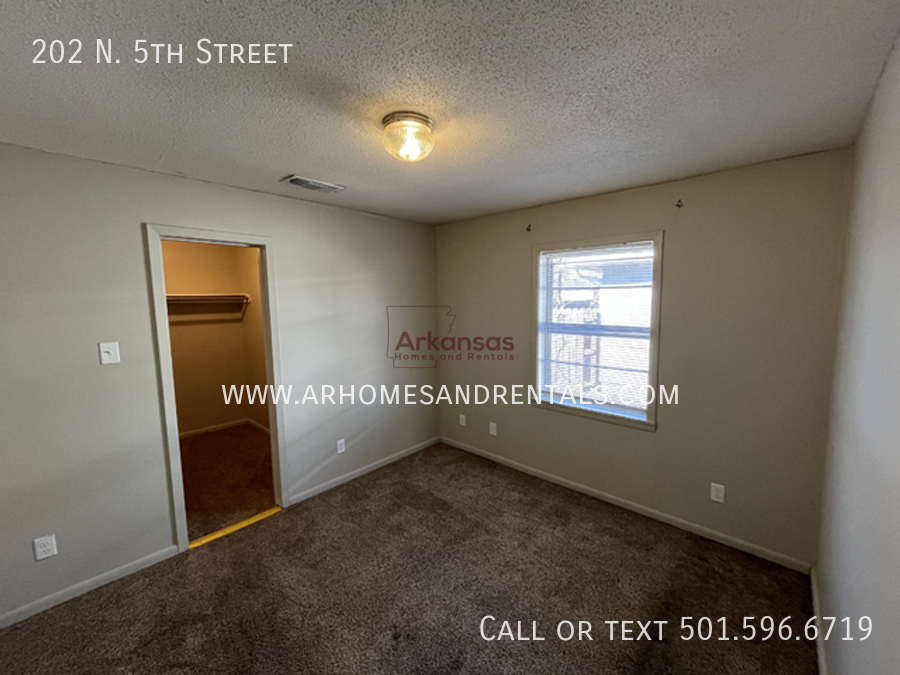 202 N 5th St - Photo 7 of 11