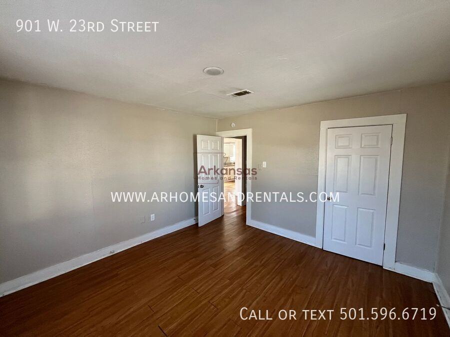 901 W 23rd St - Photo 6 of 9